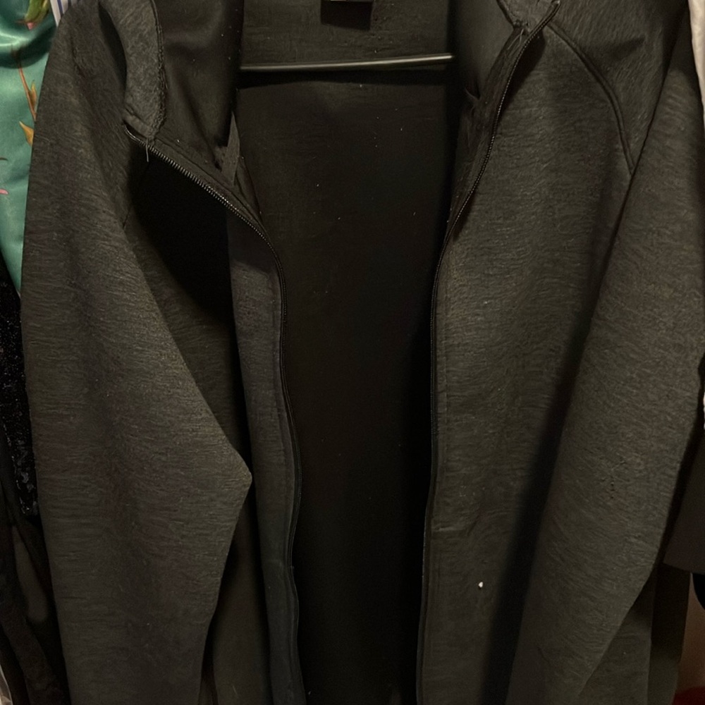Hooded light weight heat jacket.
